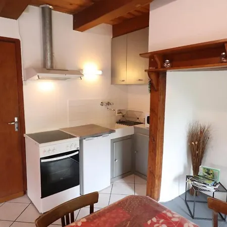 Gite Leynhac, 2 Pieces, 2 Personnes - Fr-1-742-179 Leynhac